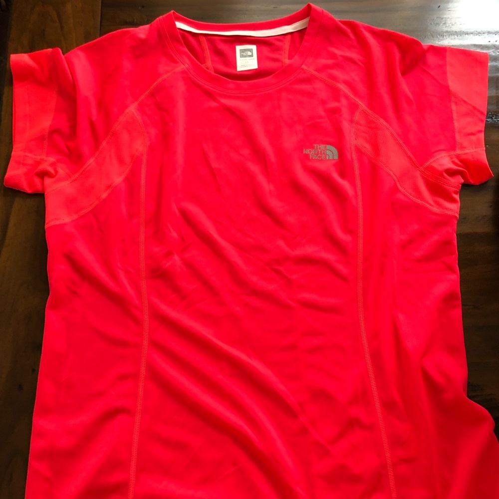 🐝North Face Workout T-shirt never used